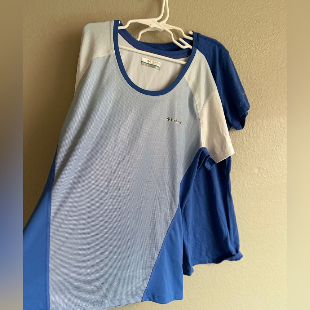 Columbia size medium adult woman two-pack shirts